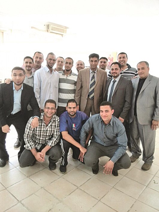 ... ومتوسطا معلمي المدرسة