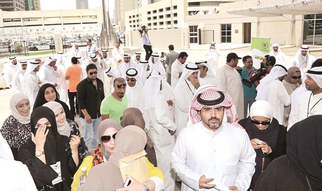 u0628u0639u0636 u0627u0644u0645u0636u0631u0628u064au0646 u062eu0627u0631u062c u0645u0628u0646u0649 u00abu0627u0644u062au0623u0645u064au0646u0627u062au00bb