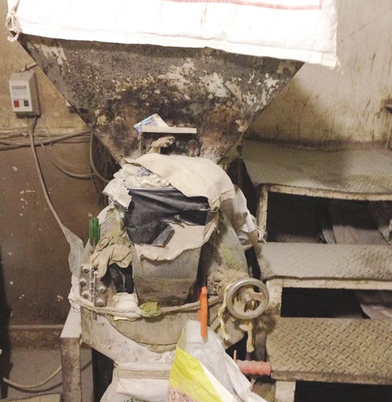 فتحات السقف ومياه الصرف الصحي