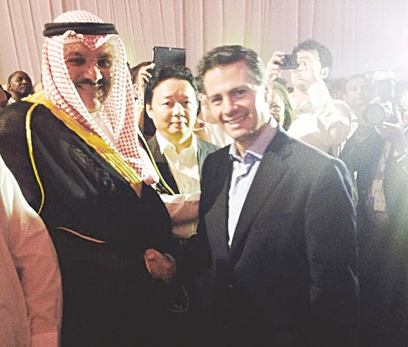 u0627u0644u0631u0626u064au0633 u0627u0644u0645u0643u0633u064au0643u064a u0645u0635u0627u0641u062du0627 u0627u0644u0633u0641u064au0631 u062du064au0627u062a