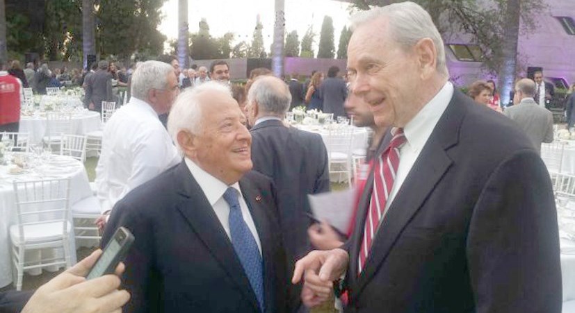 u0645u062eu0627u064au0644 u0627u0644u0636u0627u0647u0631 (u0625u0644u0649 u0627u0644u064au0633u0627u0631) u0645u0639 u0645u0648u0631u0641u064a (u062eu0627u0635 - u00abu0627u0644u0631u0627u064au00bb)