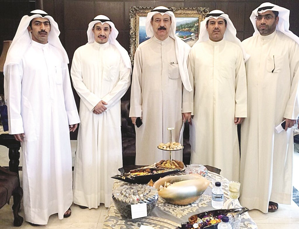 u0623u0639u0636u0627u0621 u0645u062cu0644u0633 u0646u0642u0627u0628u0629 u0627u0644u0645u0648u0627u0635u0644u0627u062a u0645u0639 u0627u0644u0642u0637u0627u0646