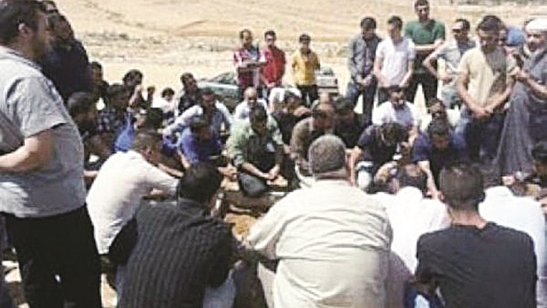 u0641u0631u064au0642 u0627u0644u0639u0645u0644 u0645u0635u062fu0648u0645u0627u064b u0628u0639u062f u0648u0641u0627u0629 u0627u0644u0633u0648u0627u0644u0642u0629