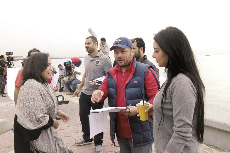 سائد الهواري مع حياة الفهد وعبير أحمد أثناء تصوير «ريحانة»