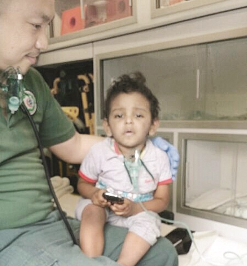 u0645u0633u0639u0641 u064au0639u0627u0644u062c u0637u0641u0644u0627 u0628u0639u062f u0627u0646u0642u0627u0630u0647