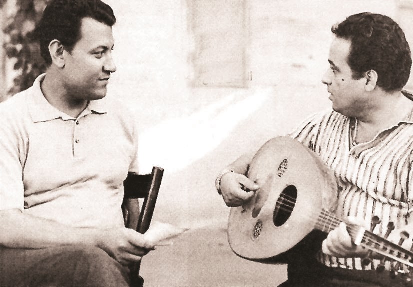 إلى جانب الفنان الشعبي محمد رشدي