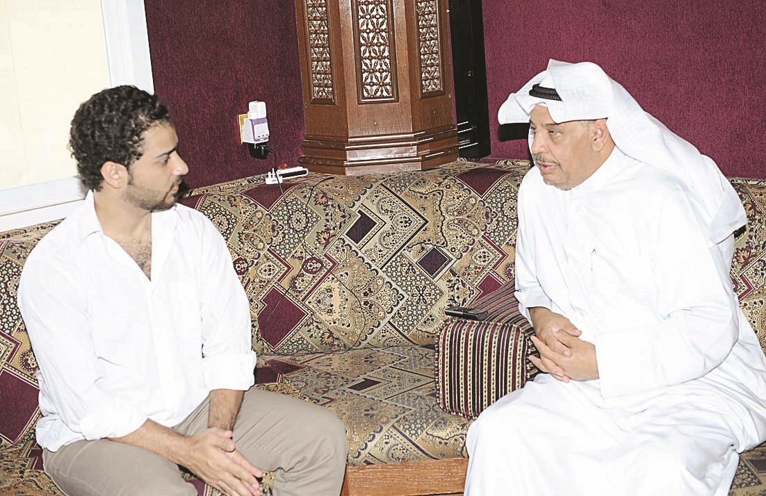 u0645u062au062du062fu062bu0627u064b u0644u0644u0632u0645u064au0644 u0639u0644u0627u0621 u0645u062du0645u0648u062f (u062au0635u0648u064au0631 u062cu0644u0627u0644 u0645u0639u0648u0651u0636)