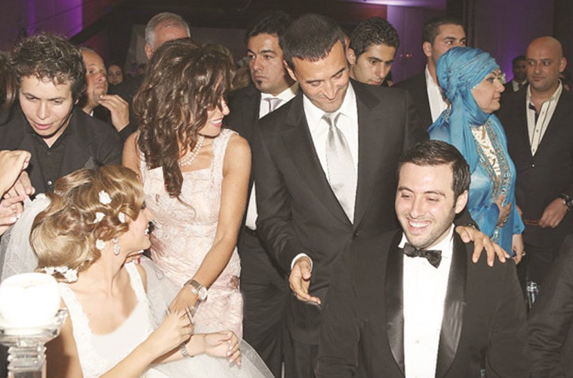 وفي حفل زفاف ابنه