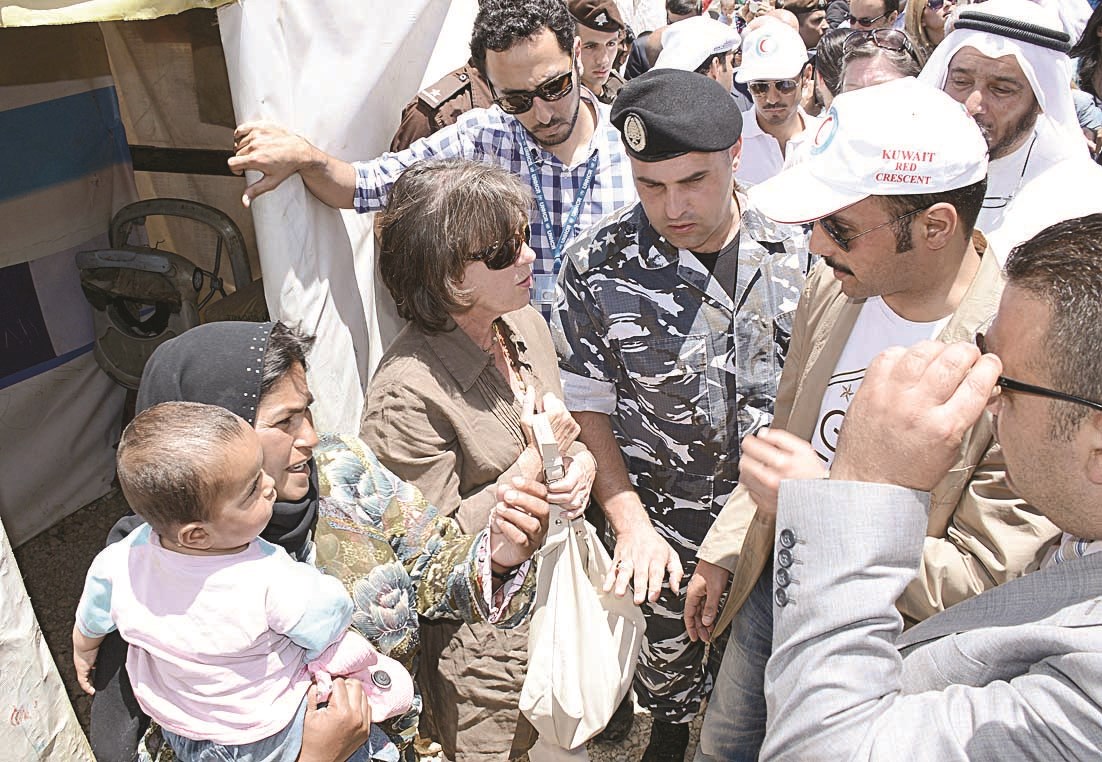 الغانم يستمع إلى معاناة النازحين السوريين