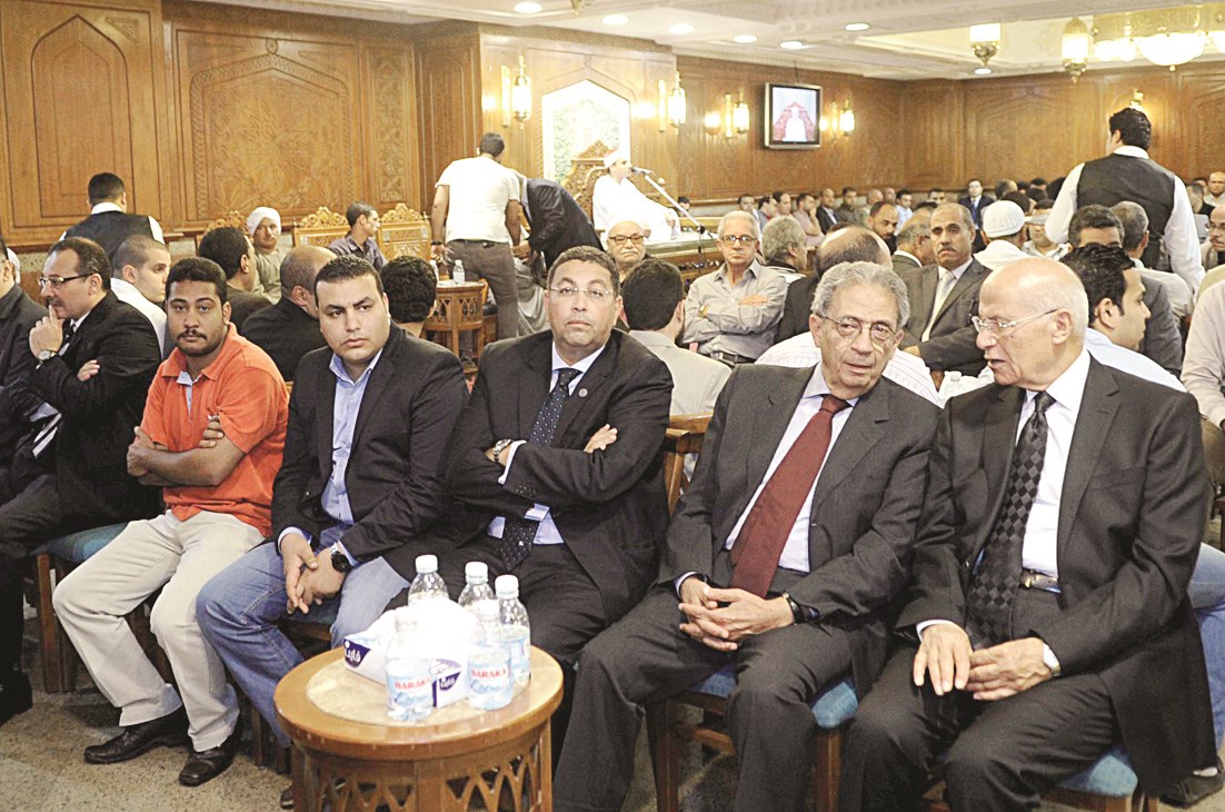 عمرو موسى وشخصيات سياسية حرصت على تقديم واجب العزاء