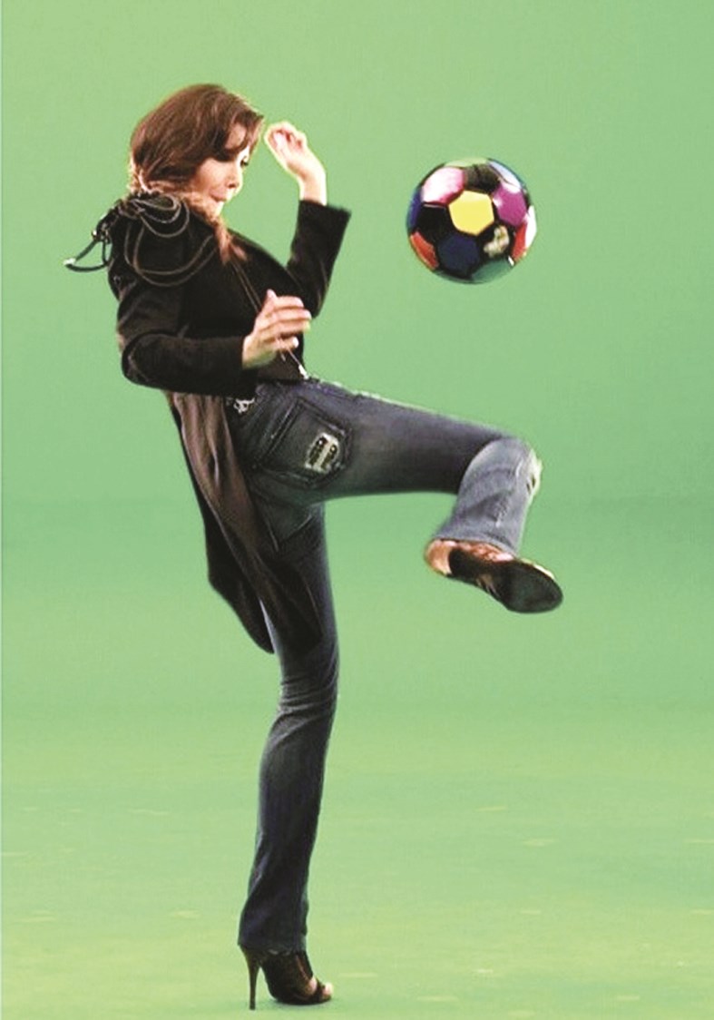 u0646u0627u0646u0633u064a u062au062fu0627u0639u0628 u0627u0644u0643u0631u0629