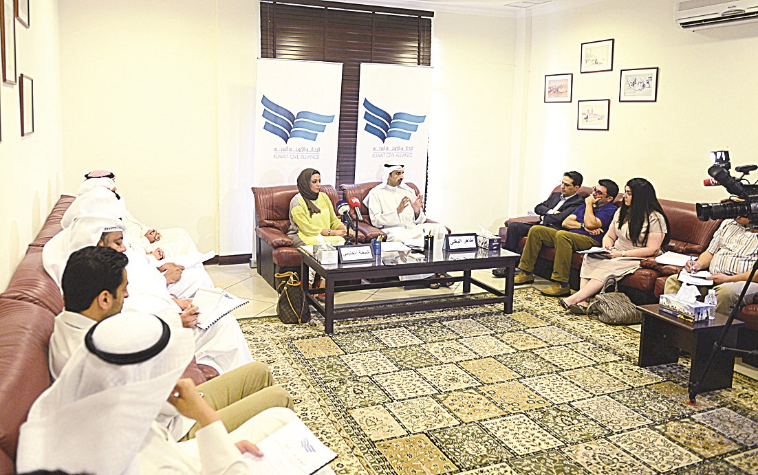 u062cu0627u0646u0628 u0645u0646 u0627u0644u062du0636u0648u0631