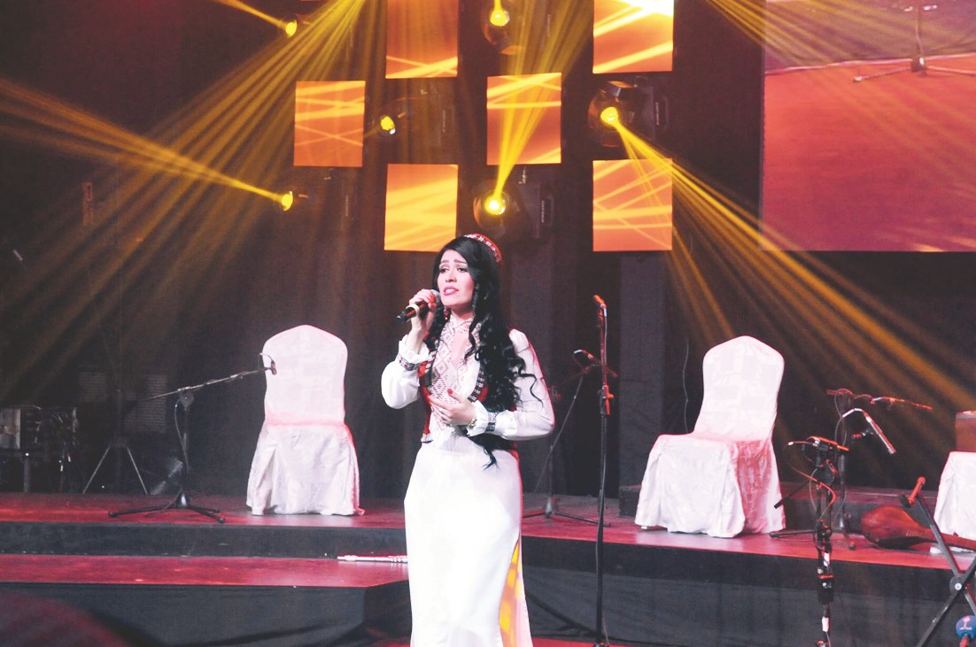 u0632u064au0646u0648u0631u0629 u0628u0648u0644u0648u062fu0627 u062au0634u062fu0648 (u062au0635u0648u064au0631 u0646u0648u0631 u0647u0646u062fu0627u0648u064a)