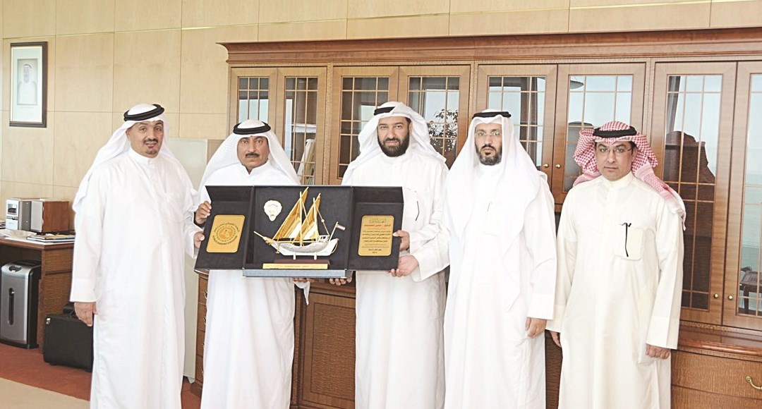 u0627u0644u0639u0645u064au0631 u064au062au0633u0644u0645 u062fu0631u0639u0627 u062au0630u0643u0627u0631u064au0629 u0645u0646 u0627u0644u062fu0645u0627u0643 u0648u0627u0644u0631u0634u064au062fu064a u0648u0627u0644u0648u0637u0631u064a