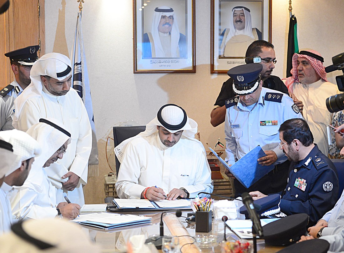 u0627u0644u0639u0628u062fu0627u0644u0644u0647 u064au0648u0642u0639 u0639u0642u062f u0627u0644u062au0623u0645u064au0646 u0627u0644u0635u062du064a u0644u0631u062cu0627u0644 u0627u0644u0627u0637u0641u0627u0621 (u062au0635u0648u064au0631 u0623u0633u0639u062f u0639u0628u062fu0627u0644u0644u0647)