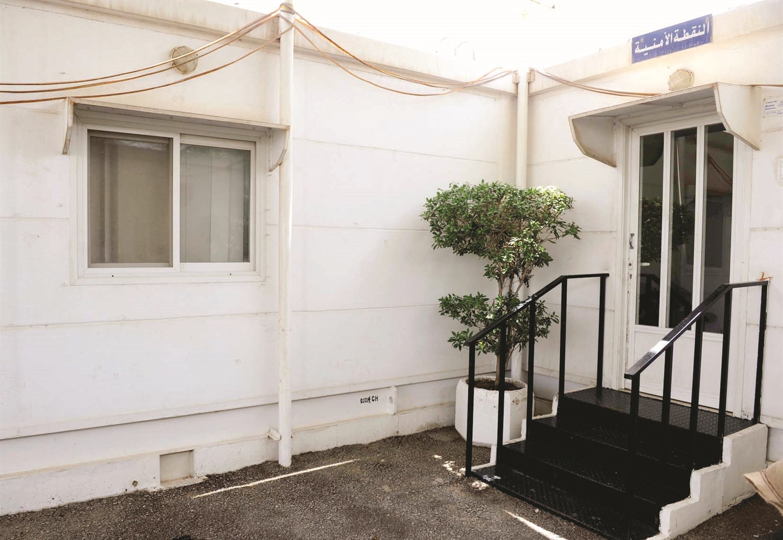 نقطة أمنية بعسكري واحد