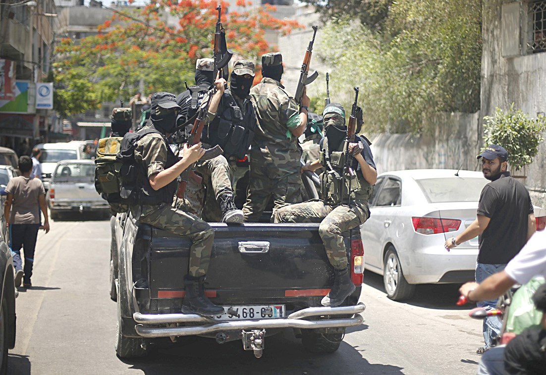 u0639u0646u0627u0635u0631 u0645u0646 u00abu062du0645u0627u0633u00bb u062eu0644u0627u0644 u062au0634u064au064au0639 6 u0645u0646 u0631u0641u0627u0642u0647u0645 u0642u062au0644u0648u0627 u0641u064a u0627u0646u0647u064au0627u0631 u0646u0641u0642 u0641u064a u063au0632u0629 (u0631u0648u064au062au0631u0632)