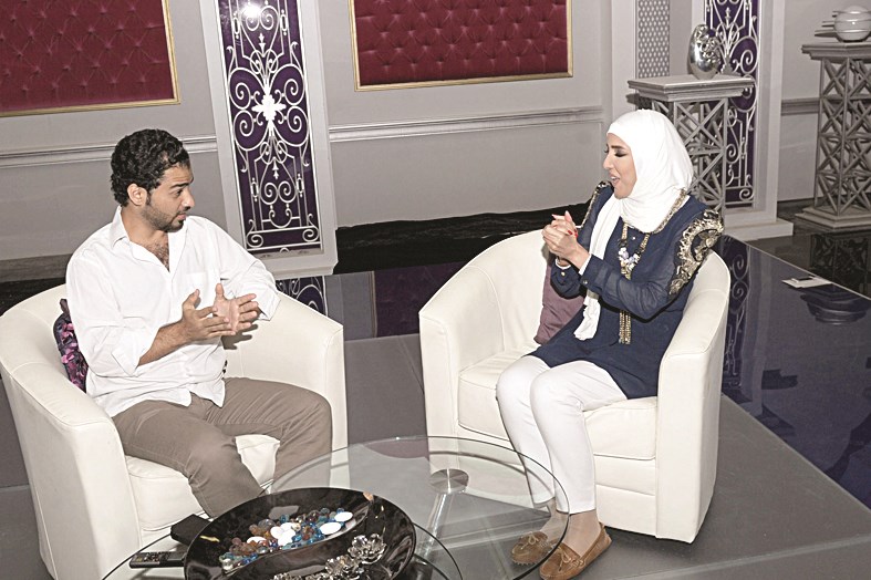 متحدثة للزميل علاء محمود (تصوير جلال معوّض)