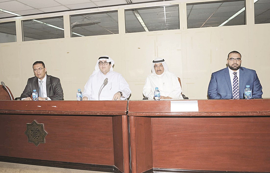 u0627u0644u062du0628u064au0628 u0645u062au0631u0626u0633u0627u064b u0627u0644u0639u0645u0648u0645u064au0629 (u062au0635u0648u064au0631 u062cu0644u0627u0644 u0645u0639u0648u0636)