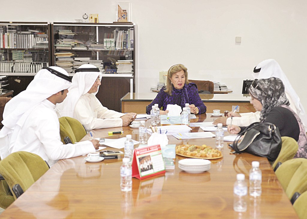 u0627u0644u0645u0637u0648u0639 u062au062au062du062fu062b u0641u064a u0627u0644u0645u0624u062au0645u0631 u0627u0644u0635u062du0627u0641u064a (u062au0635u0648u064au0631 u0633u0639u062f u0647u0646u062fu0627u0648u064a)