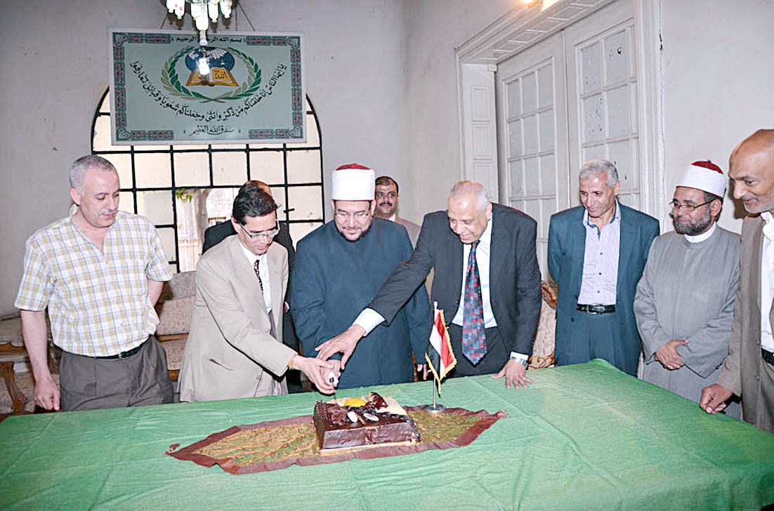 u0627u0644u0639u0627u0645u0644u0648u0646 u0641u064a u0648u0632u0627u0631u0629 u0627u0644u0623u0648u0642u0627u0641 u064au062du062au0641u0644u0648u0646 u0628u0627u0644u062au062cu062fu064au062f u0644u062cu0645u0639u0629 u0641u064a u0627u0644u062du0643u0648u0645u0629 (u062eu0627u0635 - u00abu0627u0644u0631u0627u064au00bb)