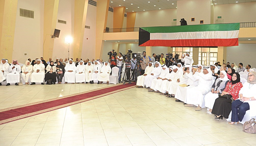 حشد من الحضور في المؤتمر الصحافي