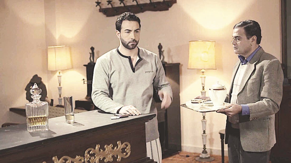 كارلوس عازار في «عشرة عبيد زغار»