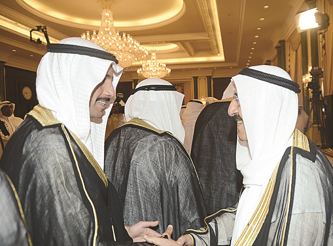 وسموه يتلقى تهنئة من مرزوق الغانم