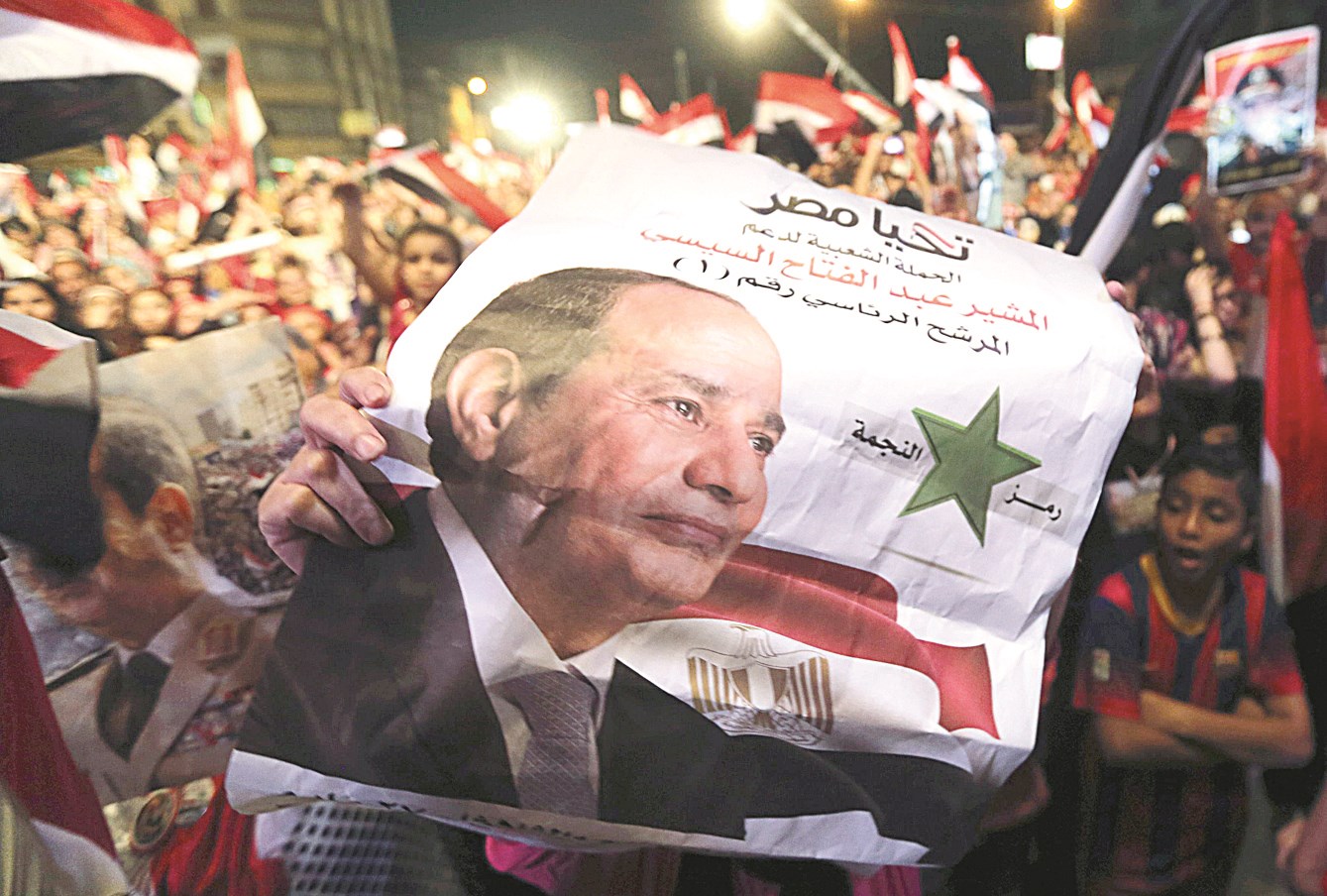 u0645u0635u0631u064au0648u0646 u064au062du062au0641u0644u0648u0646 u062eu0627u0631u062c u0627u0644u0642u0635u0631 u0627u0644u0631u0626u0627u0633u064a u0641u064a u0627u0644u0642u0627u0647u0631u0629 u0628u0641u0648u0632 u0627u0644u0633u064au0633u064a u0641u064a u0627u0646u062au062eu0627u0628u0627u062a u0627u0644u0631u0626u0627u0633u0629 (u0631u0648u064au062au0631u0632)