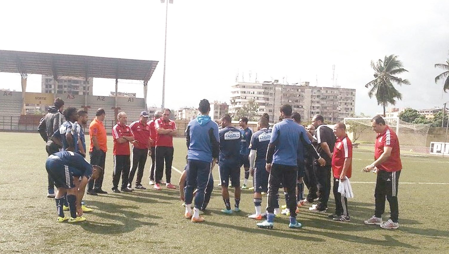 u0627u0644u0644u0627u0639u0628u0648u0646 u064au0633u062au0645u0639u0648u0646 u0625u0644u0649 u062au0639u0644u064au0645u0627u062a u0627u0644u0645u062fu0631u0628 (u062eu0627u0635 - u00abu0627u0644u0631u0627u064au00bb)