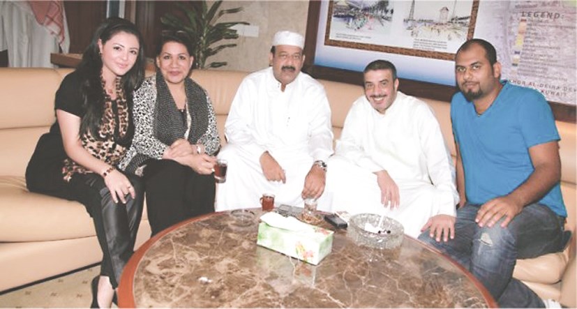 يتوسط سعاد عبدالله وحسين المنصور في «فرصة ثانية»