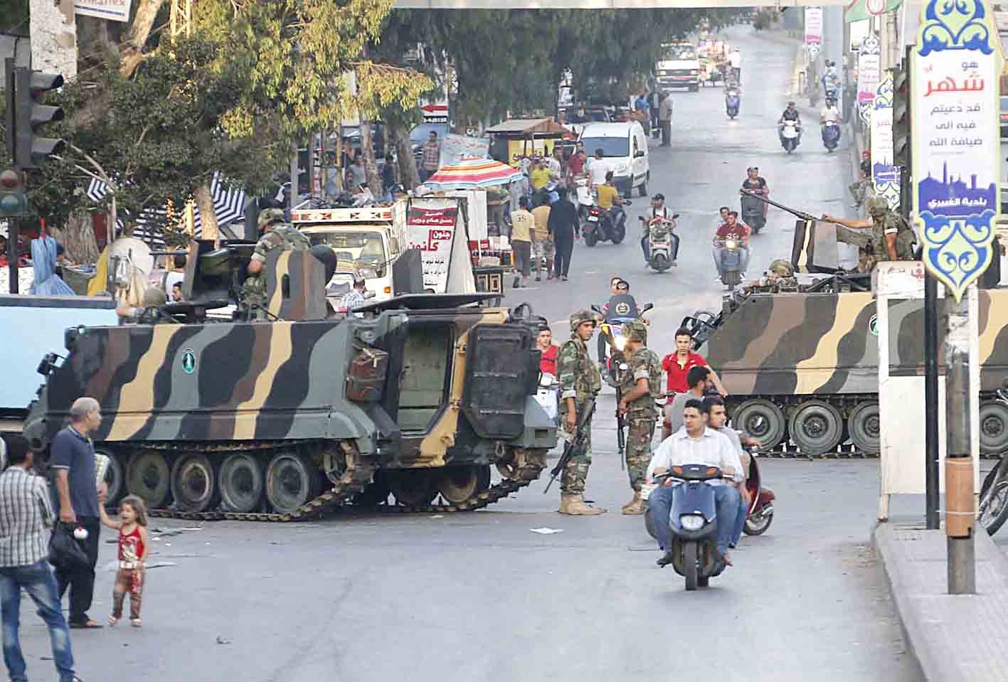 u0627u0646u062au0634u0627u0631 u0644u0644u062cu064au0634 u0627u0644u0644u0628u0646u0627u0646u064a u0639u0644u0649 u0645u062fu062eu0644 u0645u062eu064au0645 u0634u0627u062au064au0644u0627 u0641u064a u0628u064au0631u0648u062a u0623u0645u0633 (u0631u0648u064au062au0631u0632)