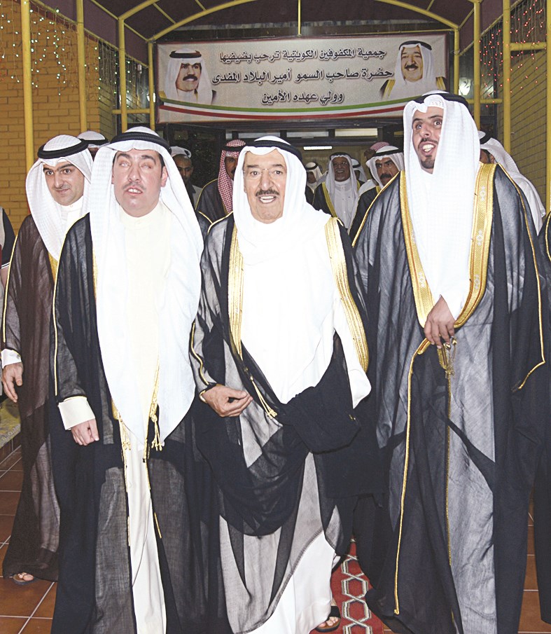 الأمير لدى وصوله إلى جمعية المكفوفين