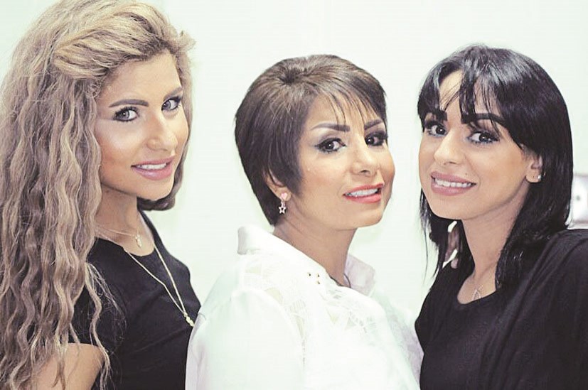 برفقة والدتها مي وخالتها هند