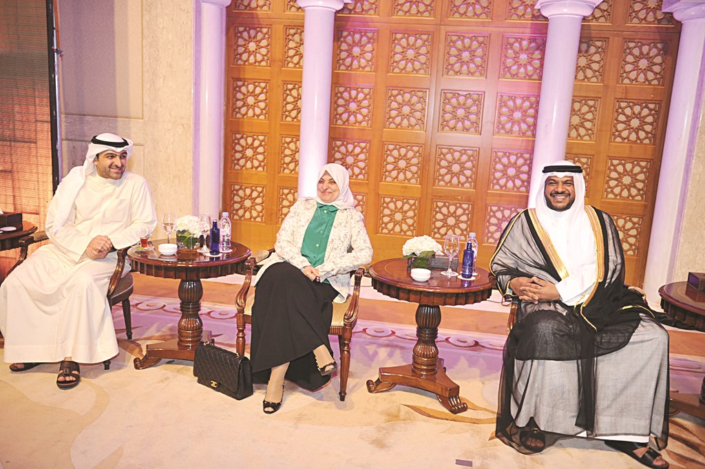 الوزيران هند الصبيح وياسر ابل حضرا الغبقة (تصوير نور هنداوي)