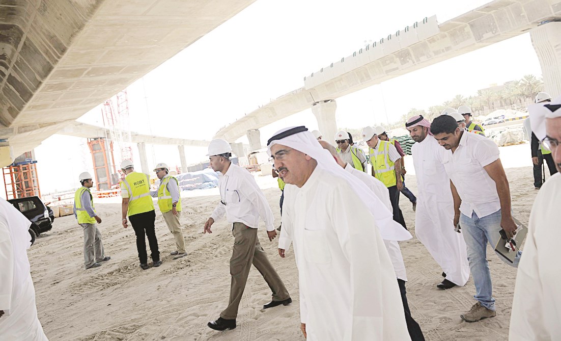 u0627u0644u0648u0632u064au0631 u0627u0644u0627u0628u0631u0627u0647u064au0645 u064au0637u0644u0639 u0639u0644u0649 u0633u064au0631 u0627u0644u0639u0645u0644 u0641u064a u0637u0631u064au0642 u0627u0644u062cu0647u0631u0627u0621 (u062au0635u0648u064au0631 u0646u0627u064au0641 u0627u0644u0639u0642u0644u0629)