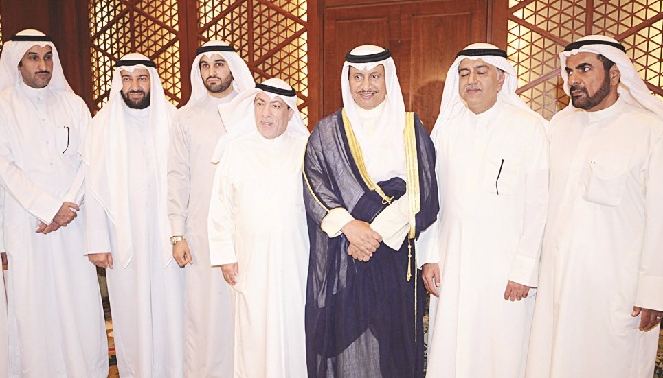 المبارك والعمير مع قيادات الشركات النفطية والقيادات النقابية