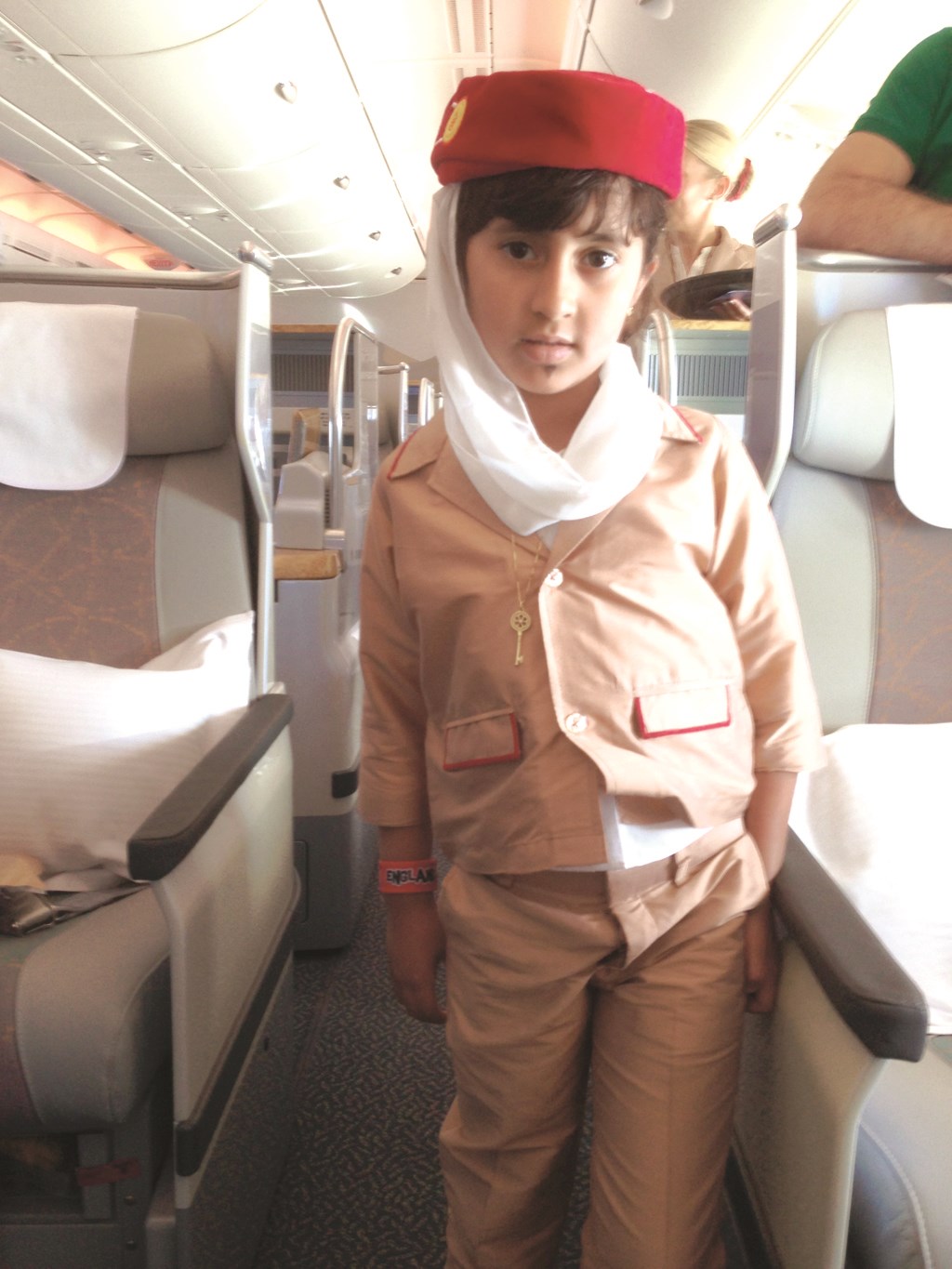 المضيفة الصغيرة مزون عبدالله بن غليطة