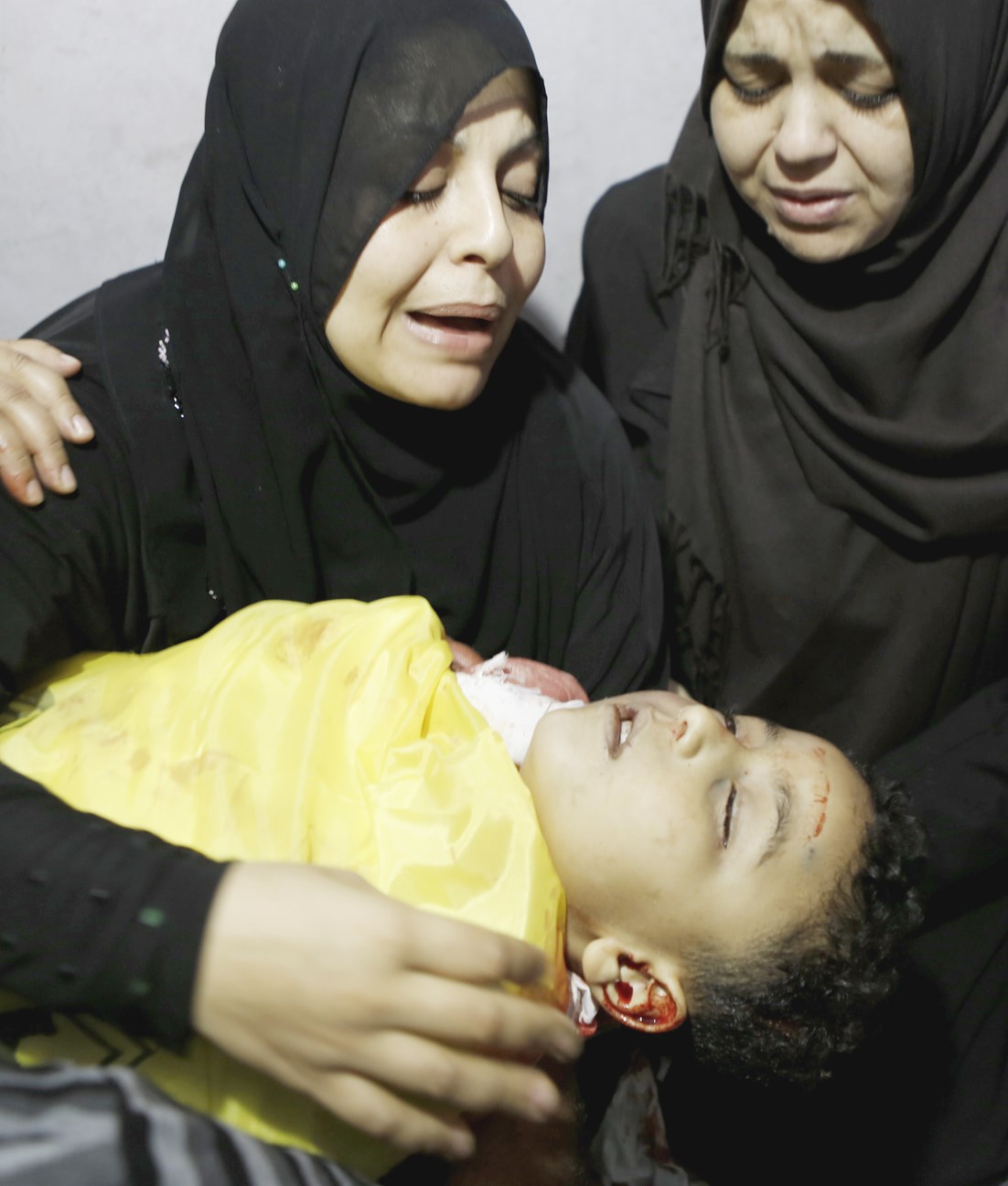 u0641u0644u0633u0637u064au0646u064au0629 u062au0628u0643u064a u0648u0644u062fu0647u0627 u0639u0645u0627u062f u0623u0644u0648u0627u0646 (7 u0623u0639u0648u0627u0645) u0627u0644u0630u064a u0642u062au0644 u0645u0639 u0634u0642u064au0642u0647 u0628u0642u0635u0641 u0625u0633u0631u0627u0626u064au0644u064a u0641u064a u063au0632u0629 (u0627 u0641 u0628)