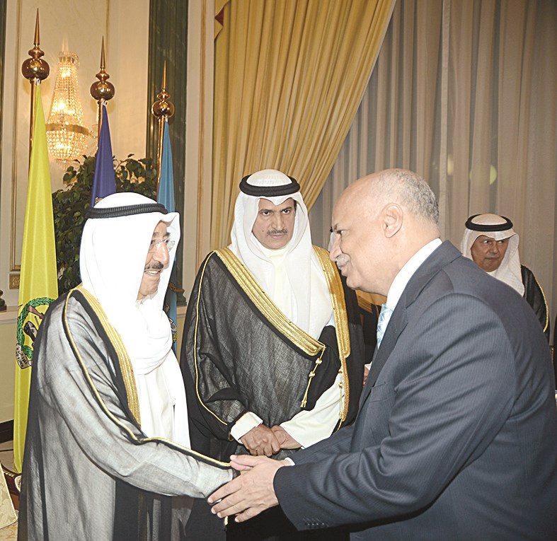 السفير المصري مهنئا