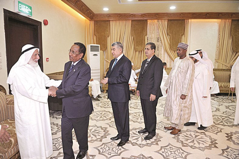 الرومي متلقياً التهاني