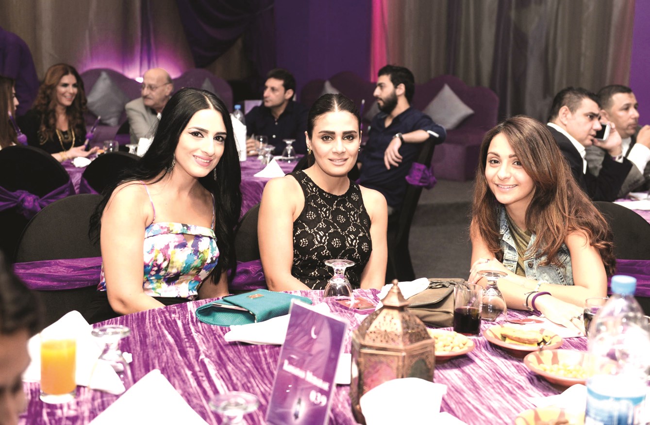 منال وغنوة وسارة