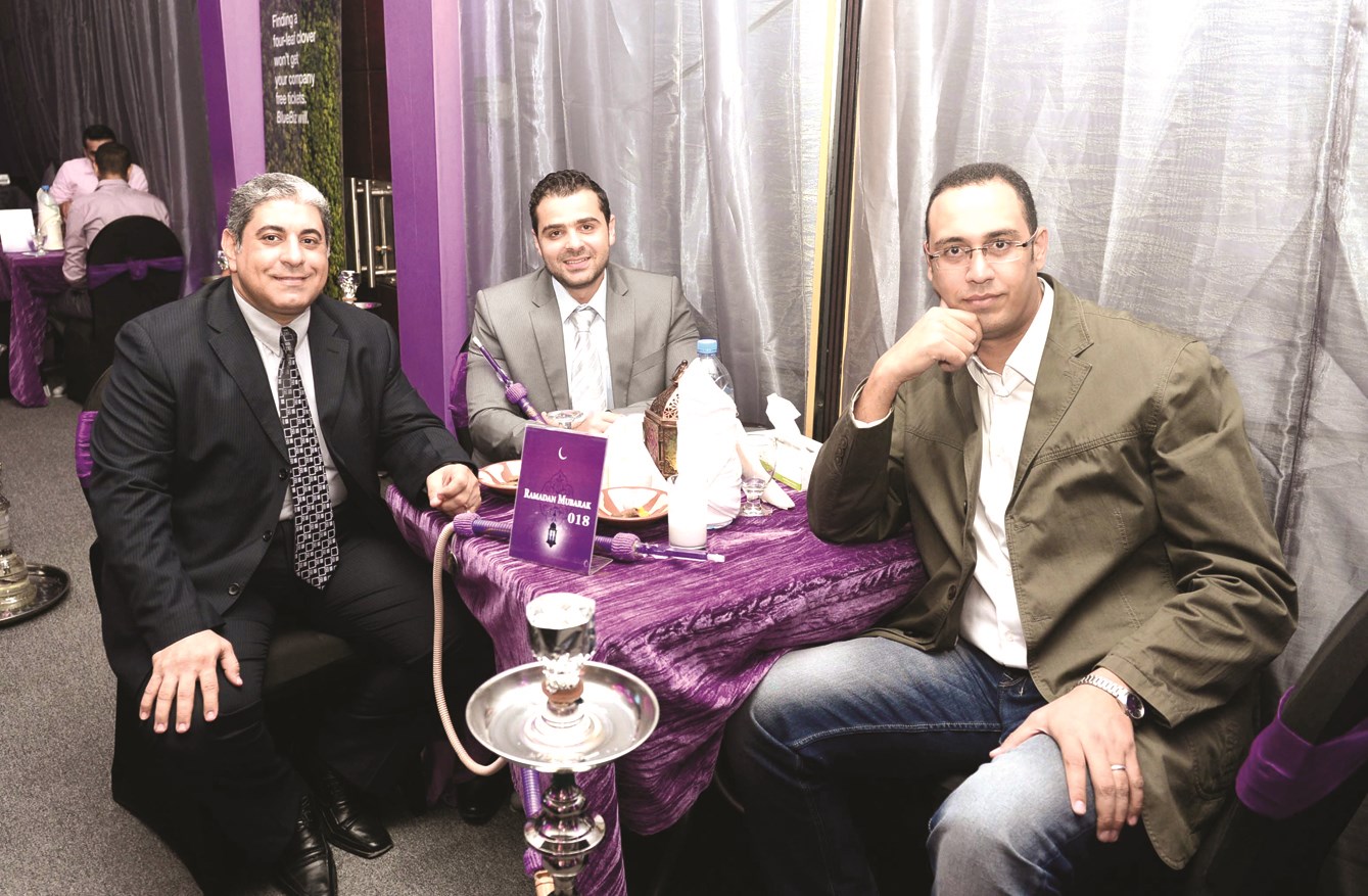 الزملاء أسامة و إيلي و عصام