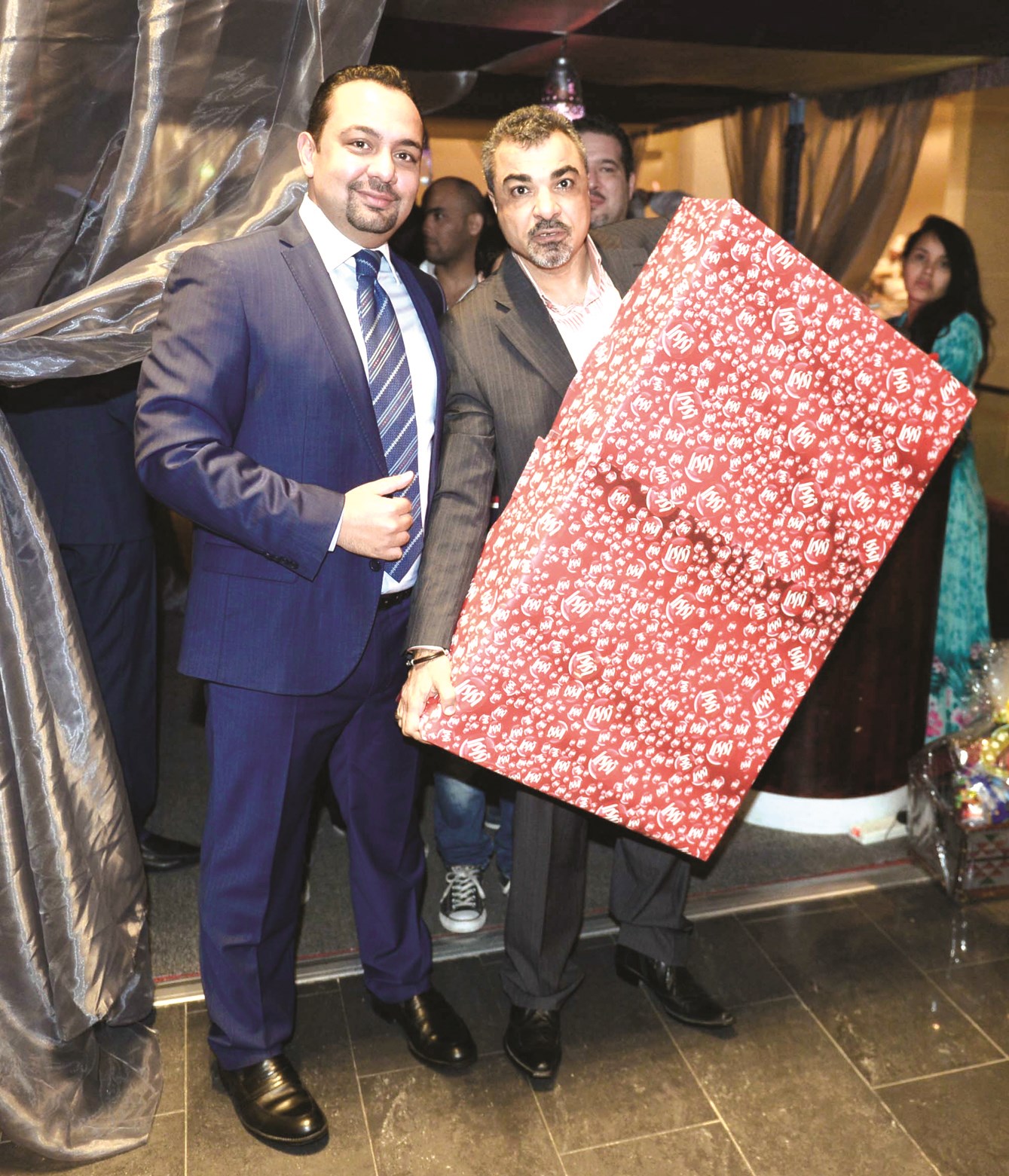 محمد الأشقر يتسلم جائزته