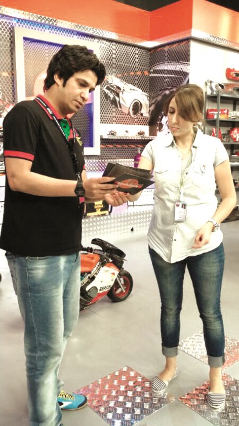 مشاورات بين المعد علي شويطر والمخرجة سارة البائن