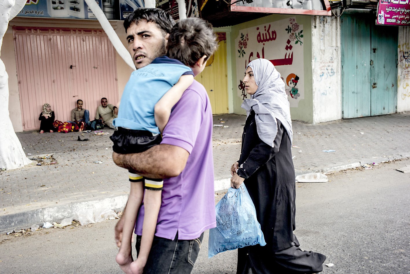 u0639u0627u0626u0644u0629 u0641u0644u0633u0637u064au0646u064au0629 u062au063au0627u062fu0631 u0645u0646u0632u0644u0647u0627 u0641u064a u0634u0645u0627u0644 u0628u064au062a u062du0627u0646u0648u0646 u0641u064a u063au0632u0629 u0647u0631u0628u0627 u0645u0646 u0627u0644u0642u0635u0641 u0627u0644u0625u0633u0631u0627u0626u064au0644u064a ( u0627 u0641 u0628)