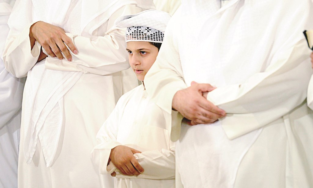 الكبار والصغار جنباً الى جنب