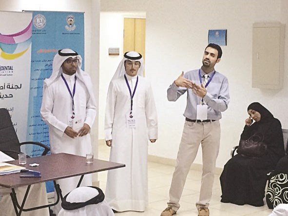 u0639u062fu062f u0645u0646 u0627u0644u0637u0644u0628u0629 u0627u0644u0645u0628u062au0639u062bu064au0646 u064au0633u062au0645u0639u0648u0646 u0644u0628u0639u0636 u0627u0644u0646u0635u0627u0626u062d u0642u0628u0644 u0627u0644u0633u0641u0631