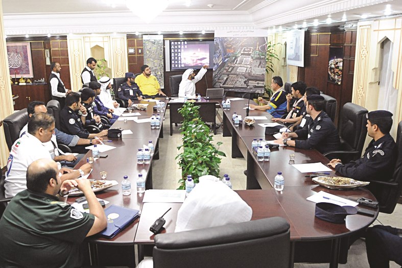 فريق متابعة سير أداء صلاة القيام