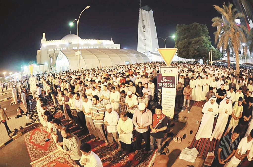 الساحات الخارجية للمسجد